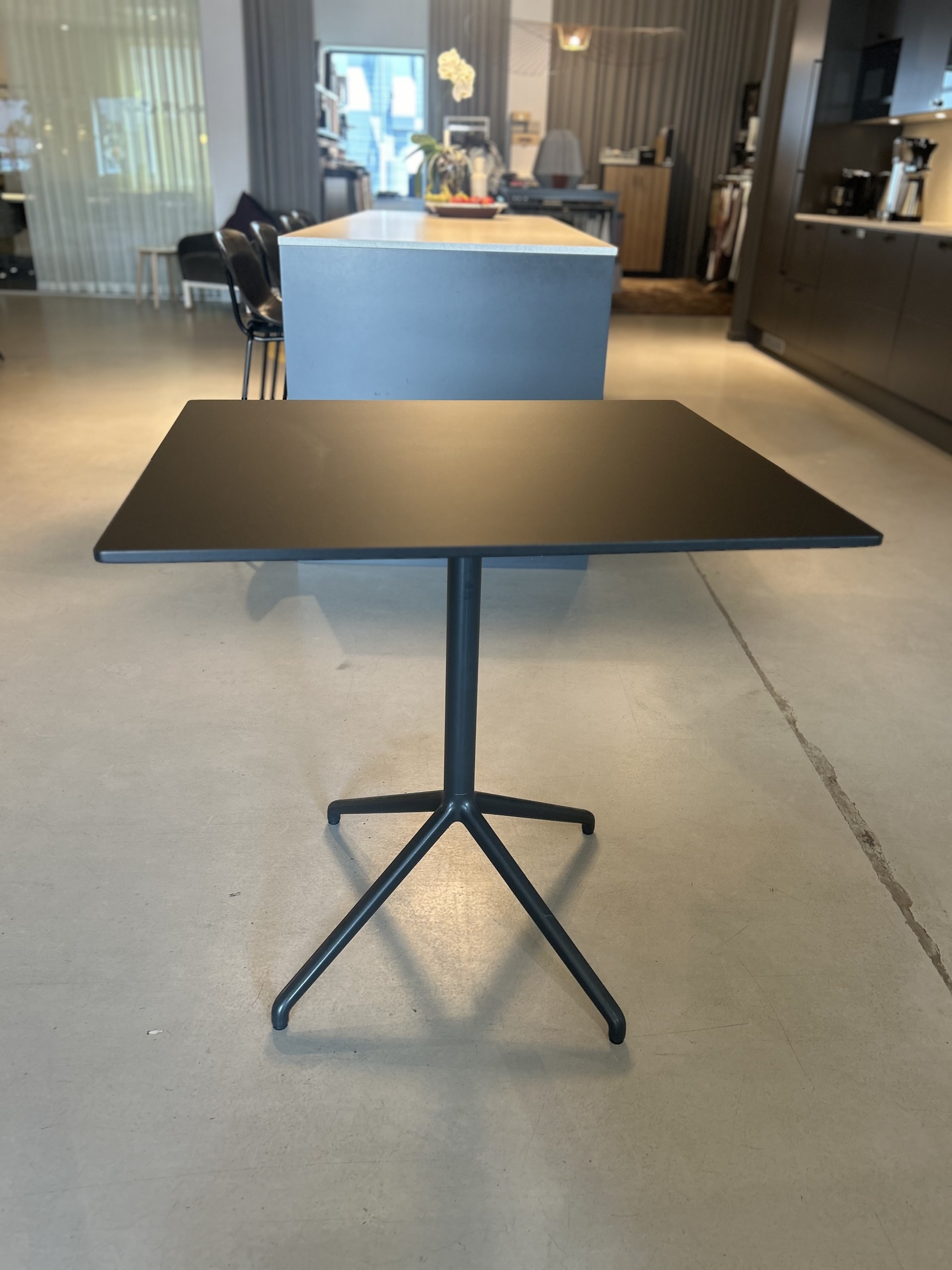 Still Table – Muuto